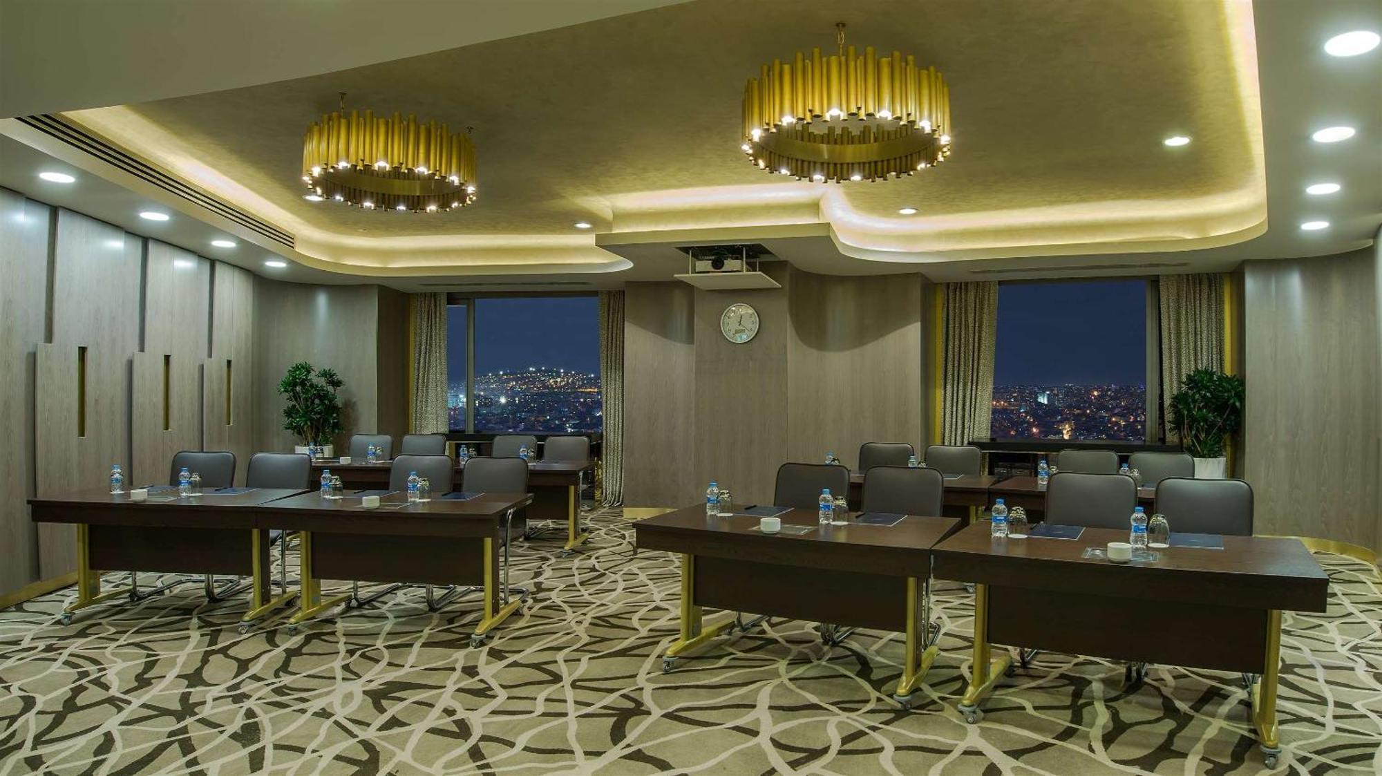 Hilton Istanbul Kozyatagi Hotel Exterior photo